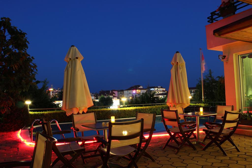 Milennia Family Hotel Pantai Sunny Bagian luar foto