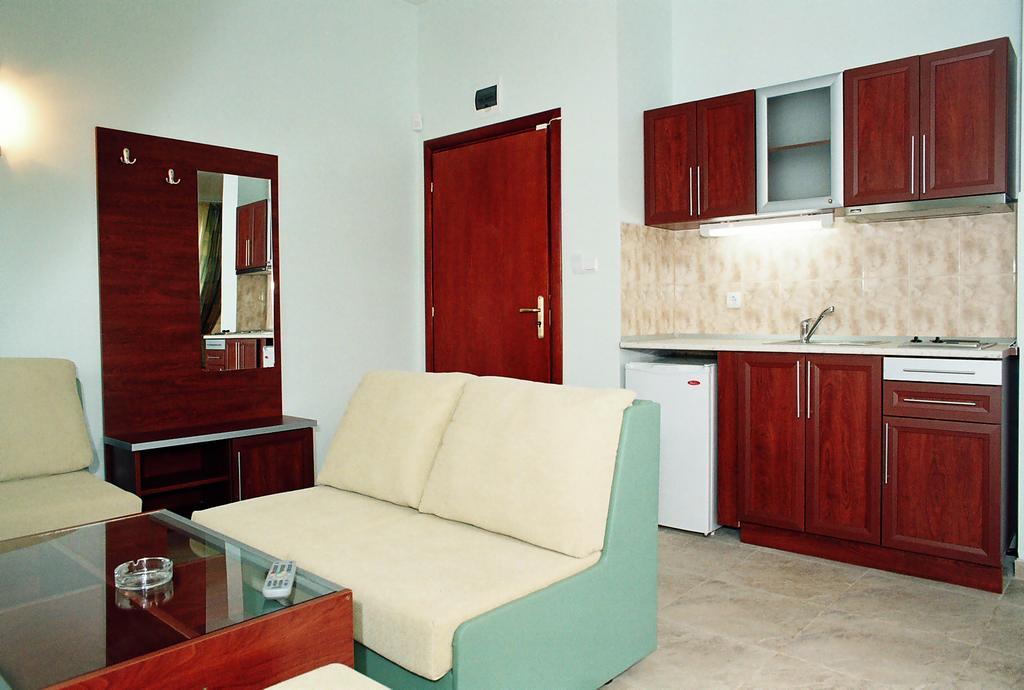 Milennia Family Hotel Pantai Sunny Bagian luar foto