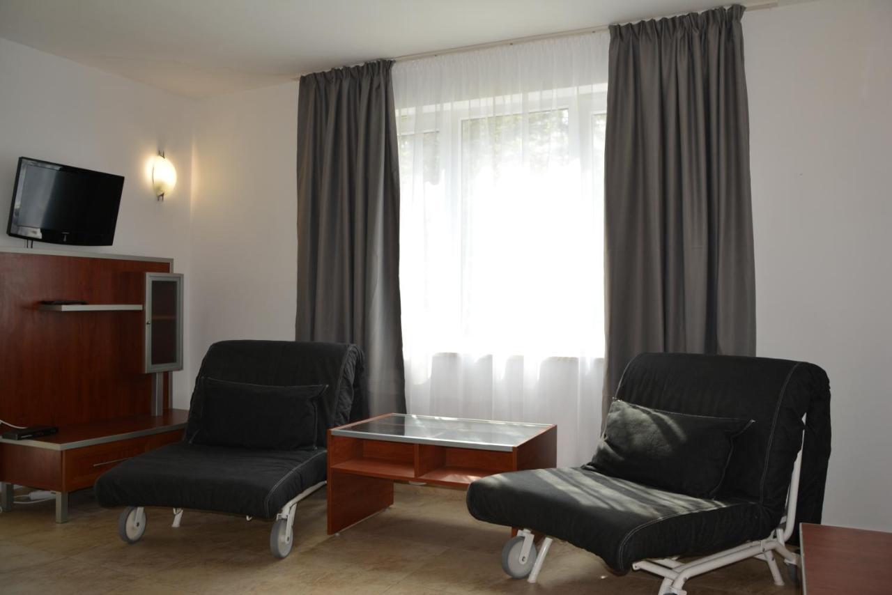 Milennia Family Hotel Pantai Sunny Bagian luar foto